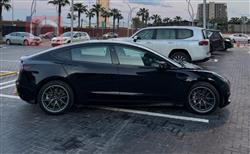 تسلا موديل 3